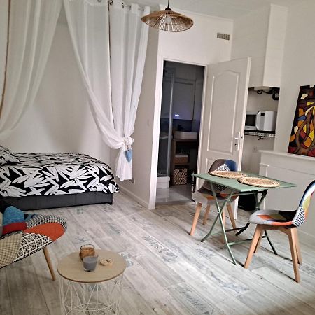 Studio Cosy Meuble, Terrasse Et Patio Pour Velo Rochefort  Kültér fotó