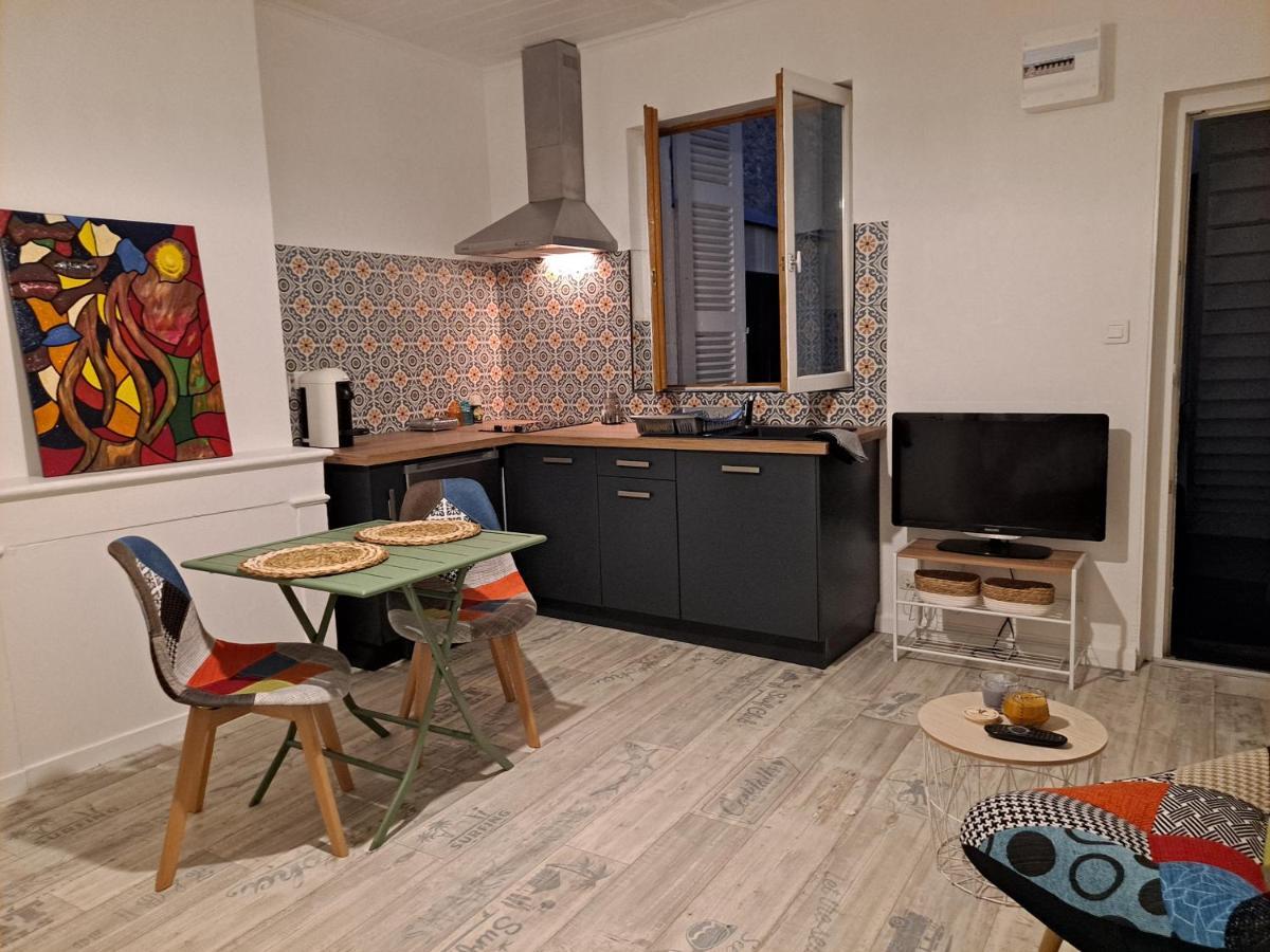 Studio Cosy Meuble, Terrasse Et Patio Pour Velo Rochefort  Kültér fotó